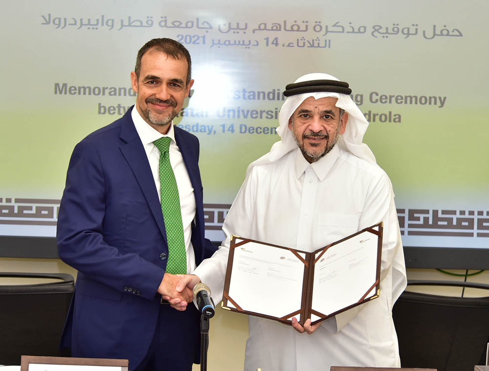 QU Vice-President for Academic Affairs Dr. Omar Al Ansari and Iberdrola Innovation Middle East Managing Director Santiago Bañales Lopez at the MoU signing ceremony.  