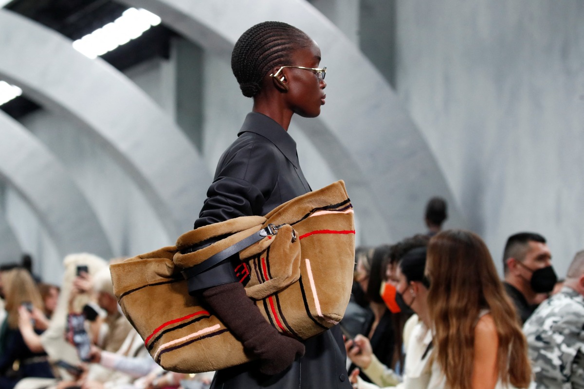 A model presents a creation from the Fendi Fall/Winter 2022/2023 collection during Fashion Week in Milan, Italy, February 23, 2022. REUTERS/Alessandro Garofalo
