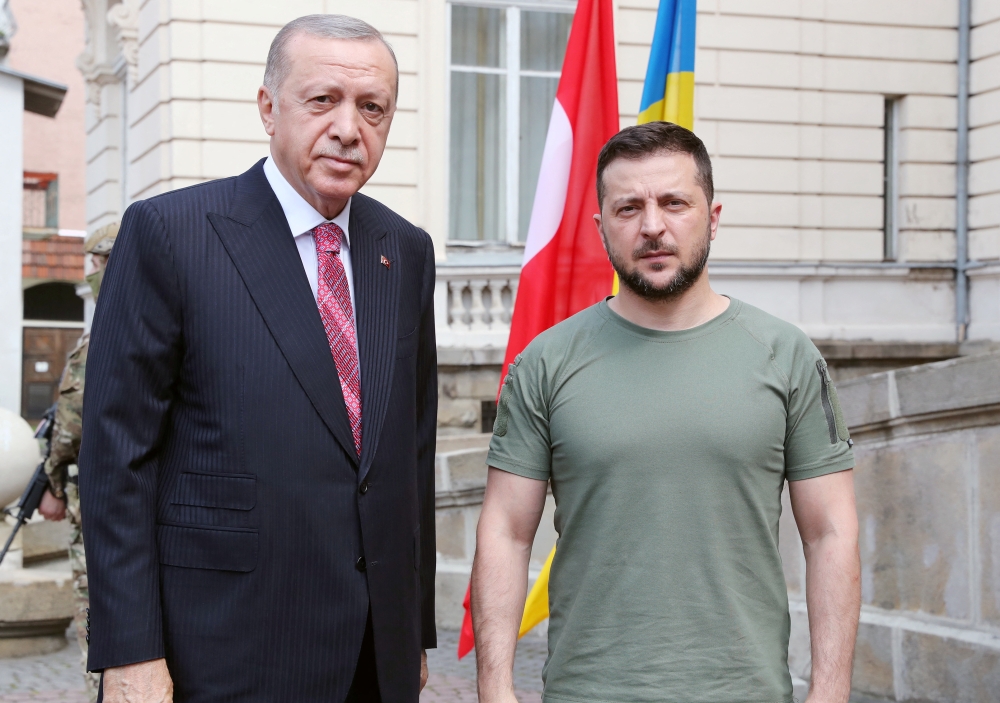 Turkish President Tayyip Erdogan meets with Ukraine's President Volodymyr Zelenskiy in Lviv, Ukraine August 18, 2022. Murat Cetinmuhurdar/Turkish Presidential Press Office