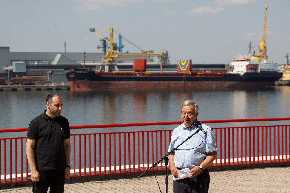 UN Secretary-General Antonio Guterres and Ukrainian Infrastructure Minister Oleksandr Kubrakov attend a news briefing in the sea port in Odesa after restarting grain export, as Russia's attack on Ukraine continues, Ukraine, August 19, 2022. (REUTERS/Valentyn Ogirenko)