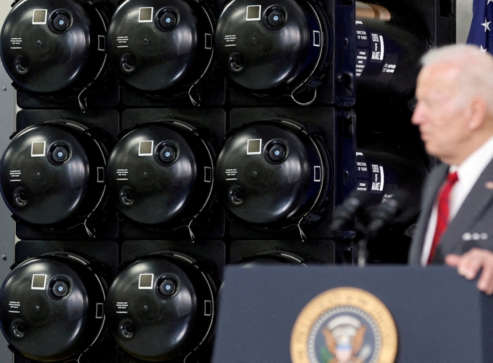 Javelin anti-tank missiles sit onstage as US President Joe Biden delivers remarks on arming Ukraine after a tour of a Lockheed Martin weapons factory in Troy, Alabama, on May 3, 2022. (REUTERS/Jonathan Ernst)