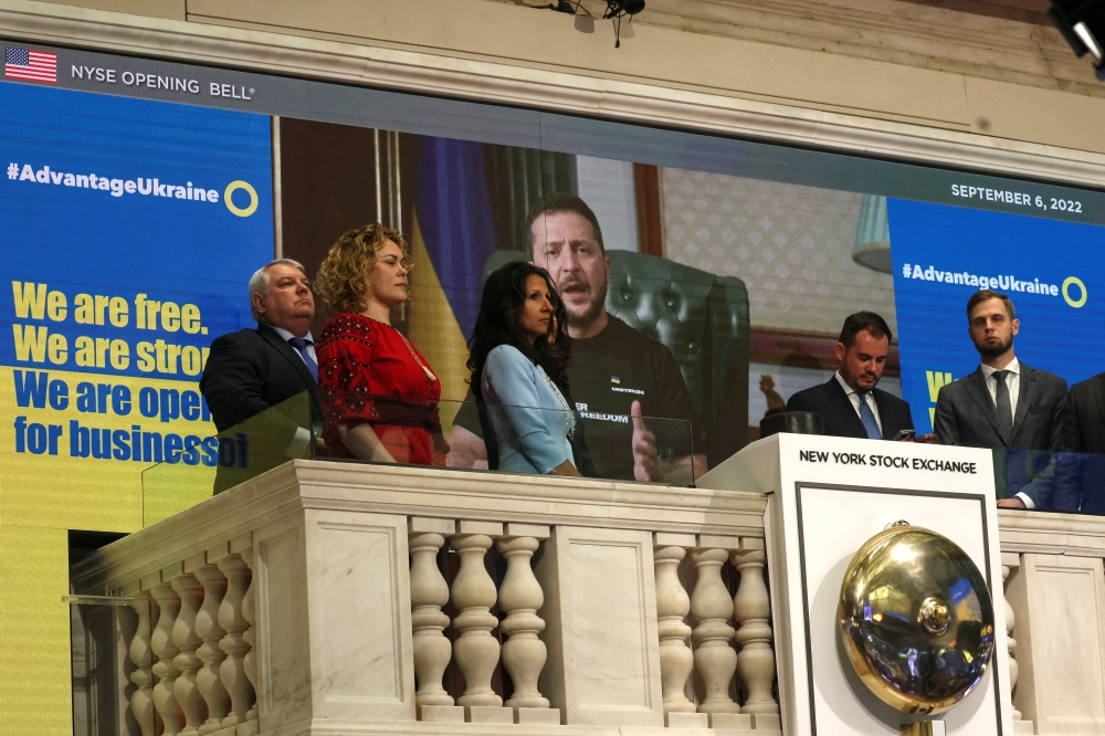 Ukraine's President Volodymyr Zelenskiy speaks before virtually ringing the opening bell at the New York Stock Exchange (NYSE), to celebrate the launch of Advantage Ukraine, an initiative aimed at driving foreign direct investment in Ukraine, in New York City, US, September 6, 2022. (REUTERS/Brendan McDermid)