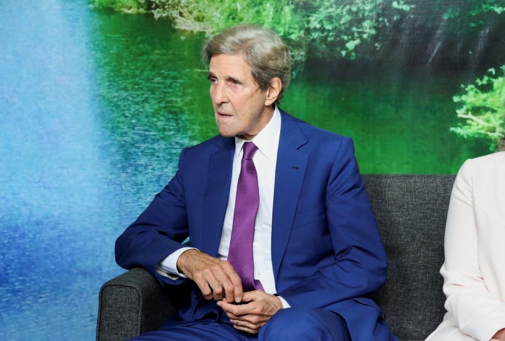 US Special Presidential Envoy for Climate John Kerry speaks during an informal ministerial meeting ahead of the COP27 climate summit, in Kinshasa, Democratic Republic of Congo, October 3, 2022. (REUTERS/Justin Makangara)