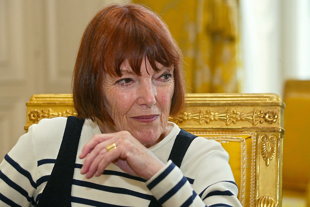 In this file photo taken on June 17, 2004, British stylist Mary Quant gives an interview, in Paris. (Photo by PIERRE VERDY / AFP)