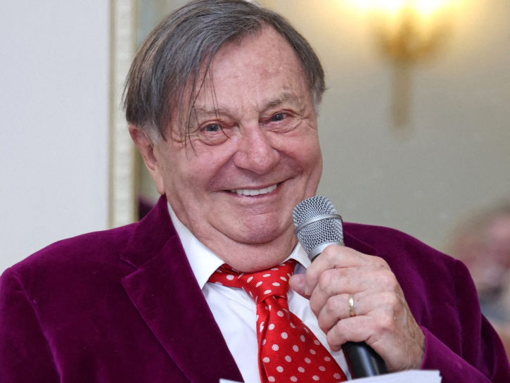 In this file photo taken on October 19, 2021, Australian comedian, actor and author Barry Humphries speaks after winning the Wizard of Oz award for his fictional character Sir Les Patterson during the Oldie Of The Year Awards 2021 at The Savoy Hotel in London. (Photo by Chris Jackson / Pool / AFP)