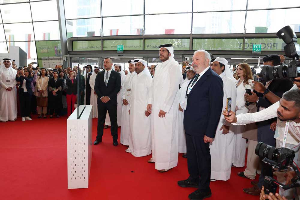 Minister of Commerce and Industry, H E Sheikh Mohammed bin Hamad bin Qassim Al Abdullah 
Al Thani and other officials at the inauguration of the 19th edition of Project Qatar, at Doha Exhibition and Convention Centre, yesterday.