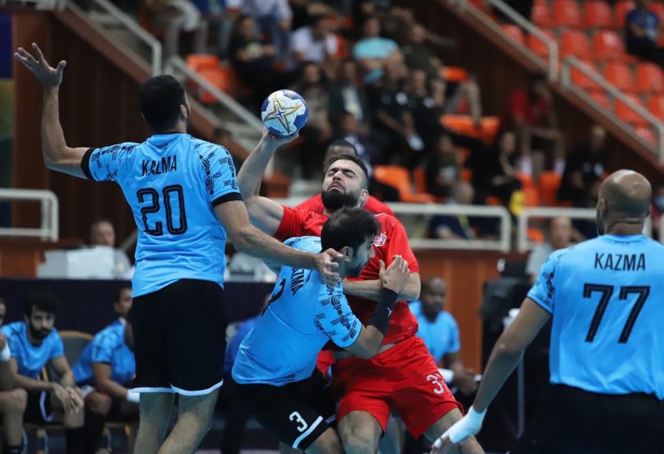 Action during the semi-final between Al Duhail and Kazma SC.