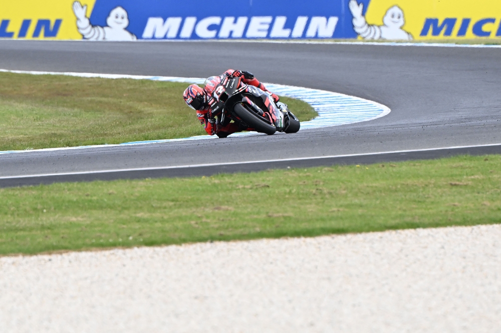 Aprilia Racing's Spanish rider Maverick Vinales rides his motorcycle during the MotoGP second free practice session of the Australian Grand Prix at Phillip Island on October 20, 2023. Photo by Paul CROCK / AFP