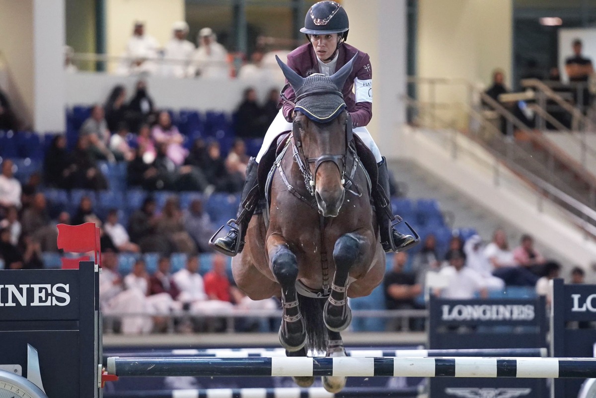 Cyrine Cherif guides I’am Moerhoeve’s Princess Z over a fence.