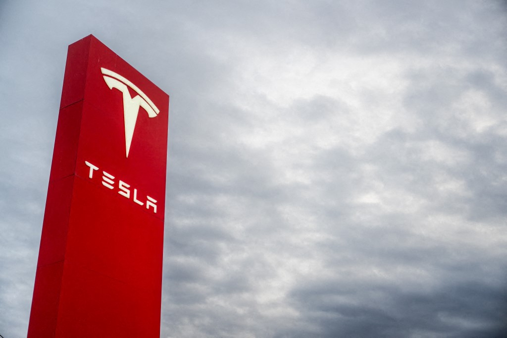 A Tesla dealership is seen on December 13, 2023 in Austin, Texas. Photo by Brandon Bell / GETTY IMAGES NORTH AMERICA / Getty Images via AFP