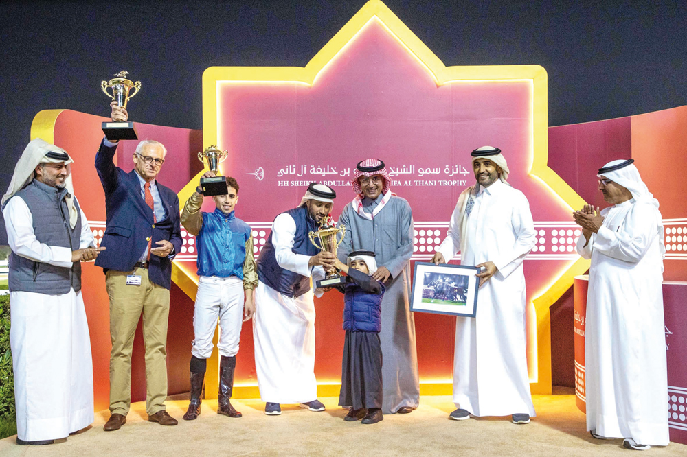 H H Sheikh Abdullah bin Khalifa Al Thani crowned the winners of the HH Sheikh Abdullah Bin Khalifa Al Thani Trophy at 20th Al Rayyan Meeting. QREC Chairman Issa bin Mohammed Al Mohannadi was also present.  