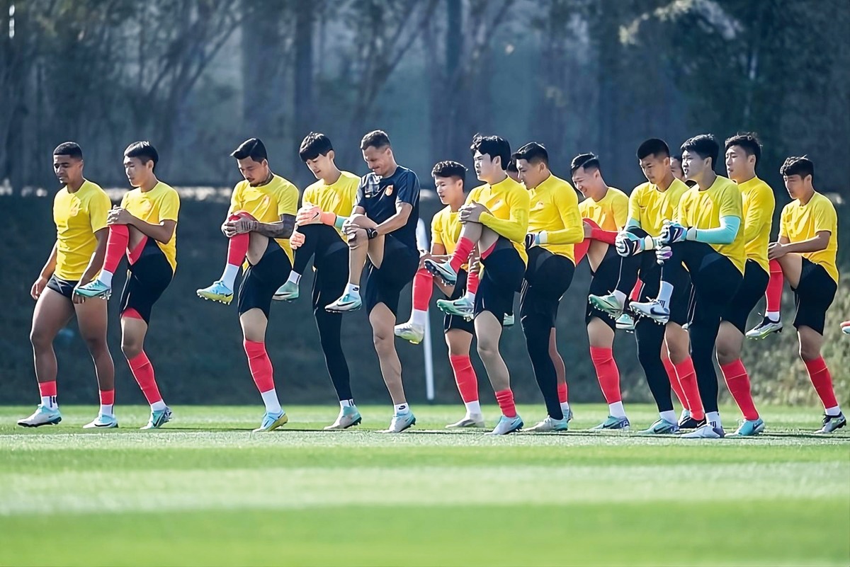 China players train in Doha ahead of their AFC Asian Cup 2023 opener against Tajikistan. Xinhua