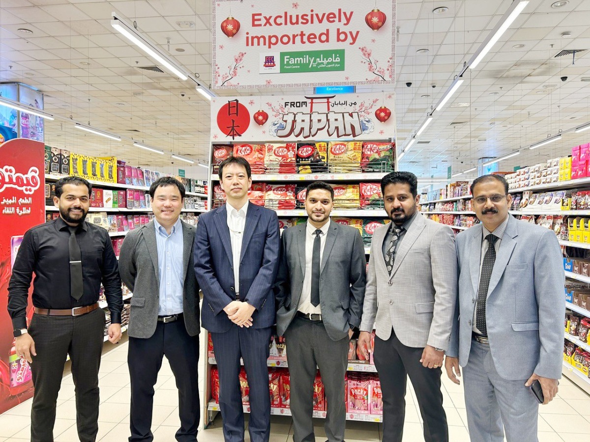 Yoshiharu Yamamoto, First Secretary and Head of Economic Section and Kazuto Matsuda, Researcher/Adviser for Cultural and Economic Affairs at the Embassy of Japan in Qatar during a visit to the Family Food Centre.