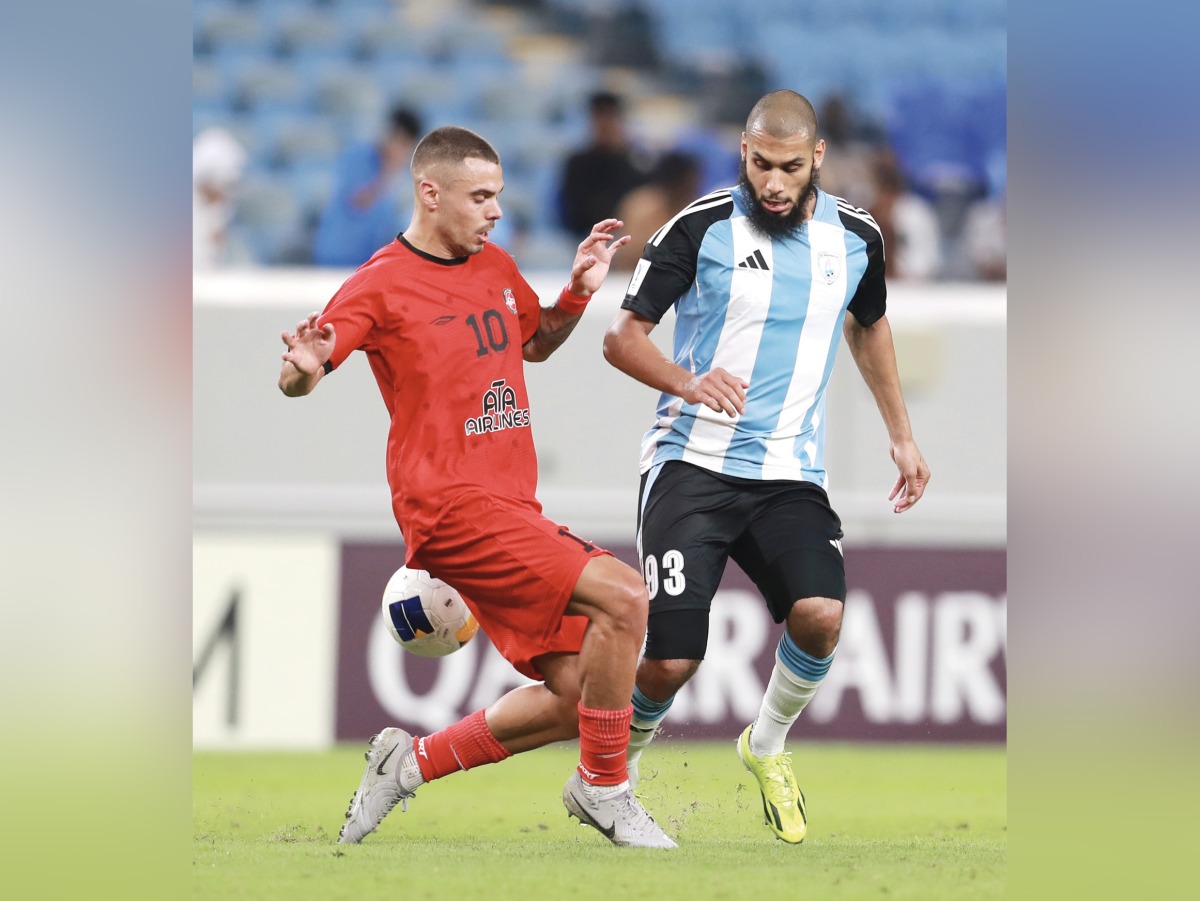 Action during the match between Al Wakrah and Tractor at Al Janoub Stadium yesterday. 