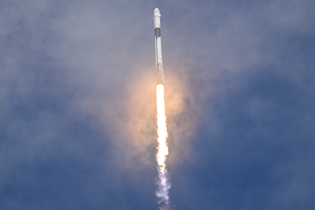 SpaceX Falcon 9 rocket carrying Roscosmos astronauts Aleksandr Gorbunov (L) (Mission Specialist) and NASA astronaut Nick Hague (Mission Commander) of Crew 9 lifts off from Space Launch Complex 40 toward the International Space Station (ISS) on September 28, 2024 in Cape Canaveral, Florida. Photo by Miguel J. Rodríguez Carrillo / GETTY IMAGES NORTH AMERICA / Getty Images via AFP.