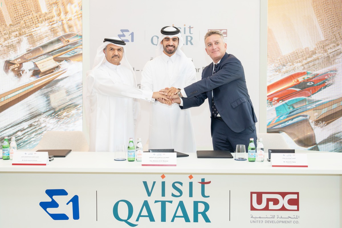 CEO of Visit Qatar Eng. Abdulaziz Ali Al Mawlawi (centre); E1 Chairman Alejandro Agag (right); and President, CEO and Member of the Board of UDC, Ibrahim Jassim Al Othman at the signing ceremony yesterday.
