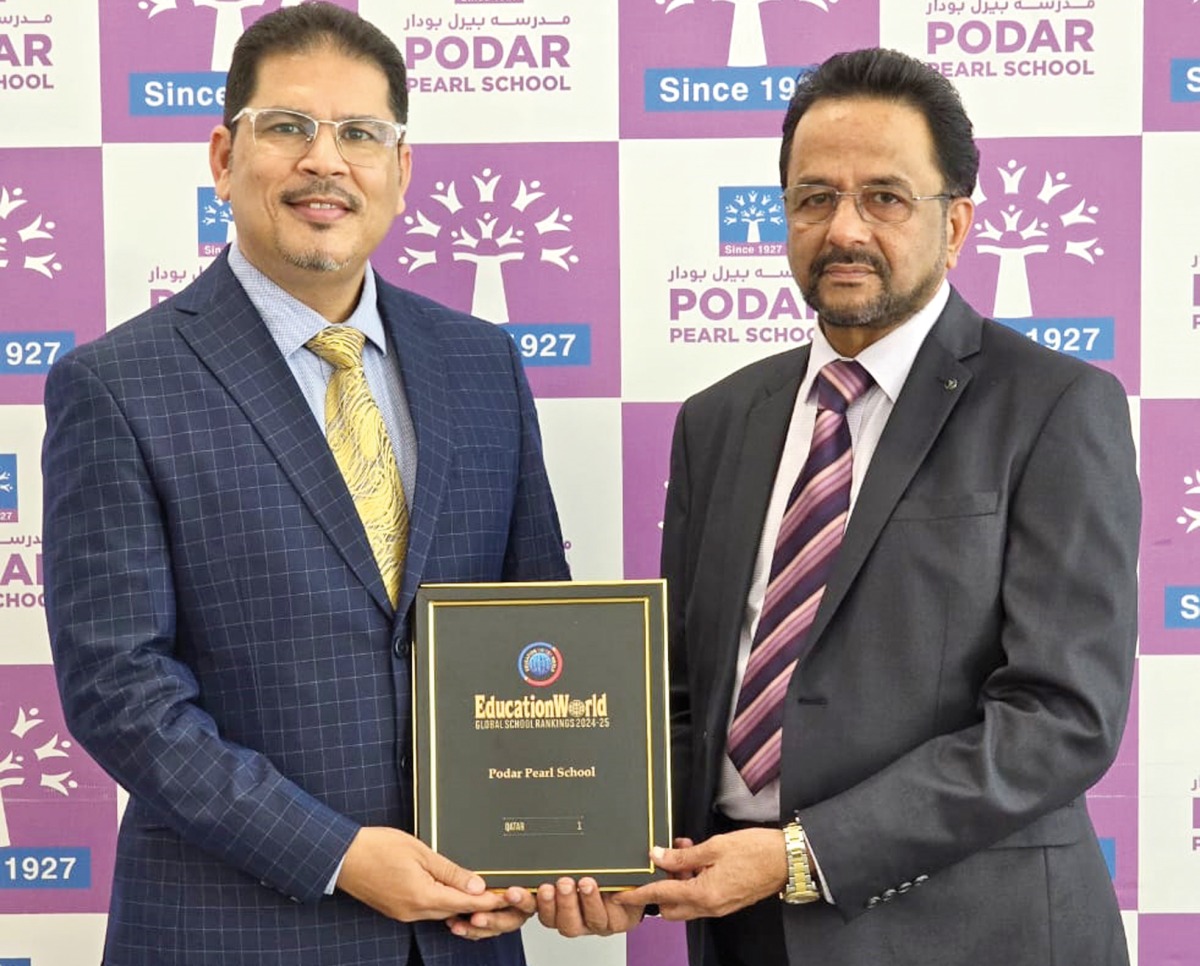 President of Podar Pearl School C. Muhamed Nizar and Principal Dr. Maneesh Mangal with the certificate of the award.