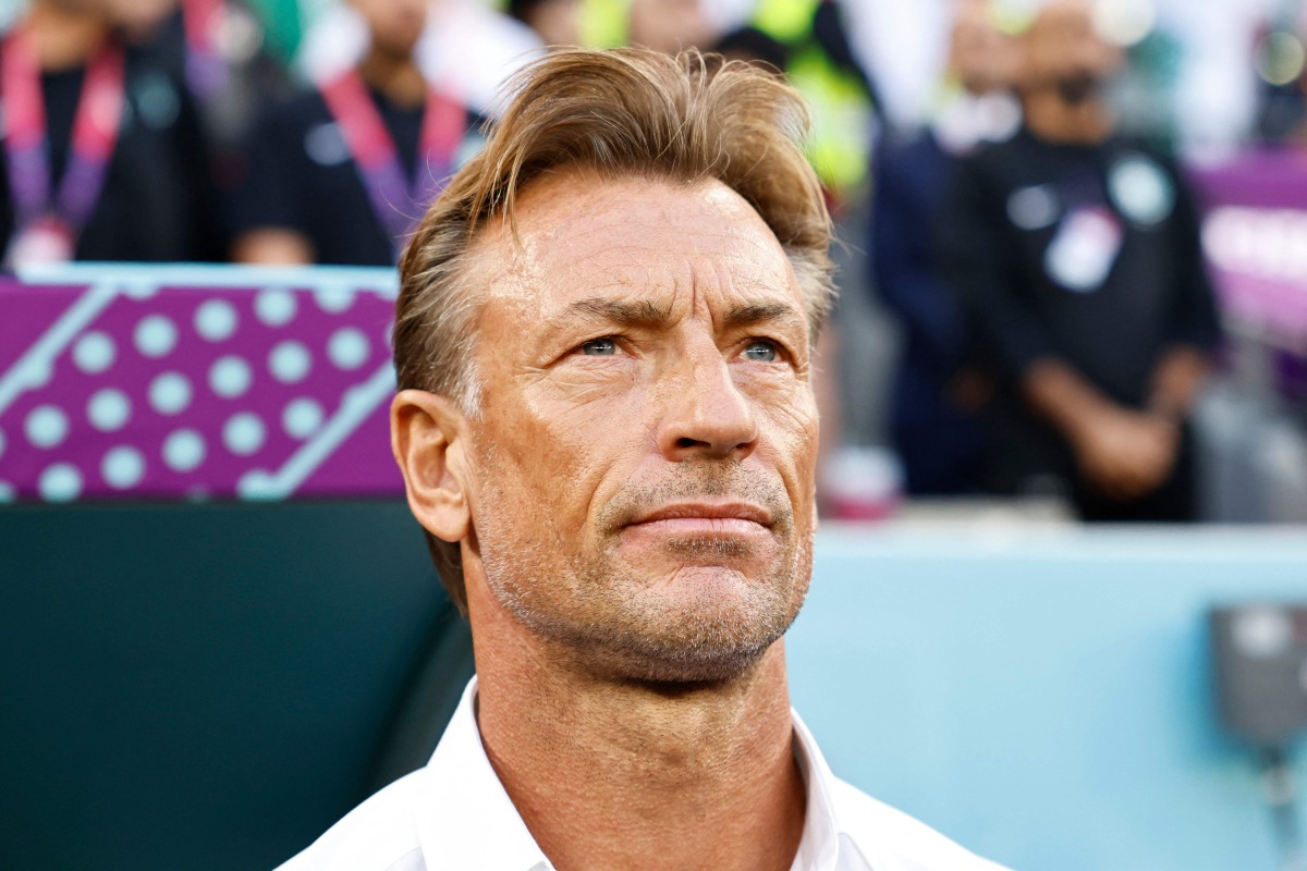 (FILES) Saudi Arabia's French coach Herve Renard looks on during the Qatar 2022 World Cup Group C football match between Poland and Saudi Arabia at the Education City Stadium in Al-Rayyan, west of Doha on November 26, 2022. (Photo by Khaled DESOUKI / AFP)
