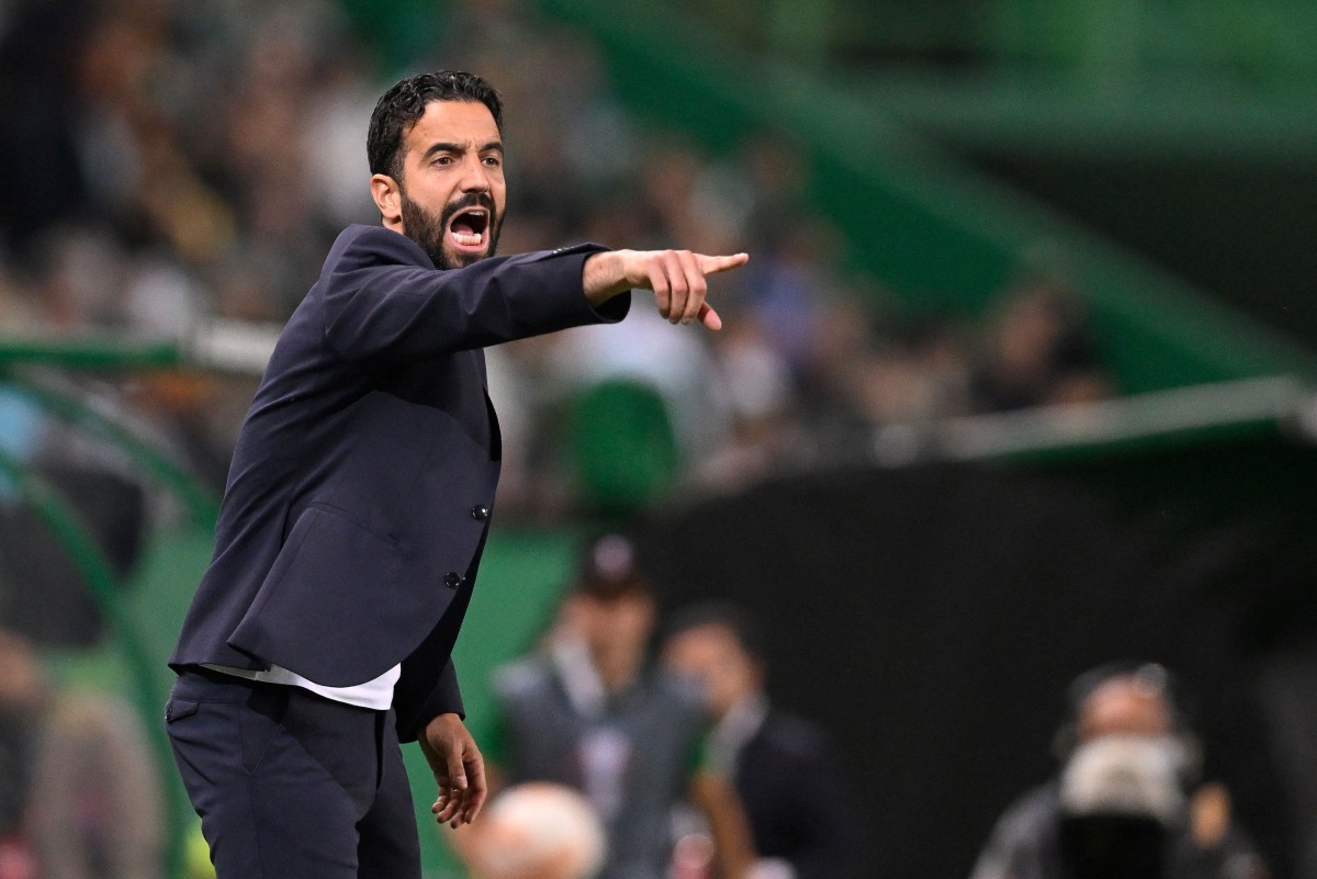 (FILES) Sporting Lisbon's Portuguese coach Ruben Amorim gestures on the sidelines during the UEFA Europa league quarter final second leg football match between Sporting CP and Juventus at the Jose Alvalade stadium in Lisbon on April 20, 2023. (Photo by PATRICIA DE MELO MOREIRA / AFP)
