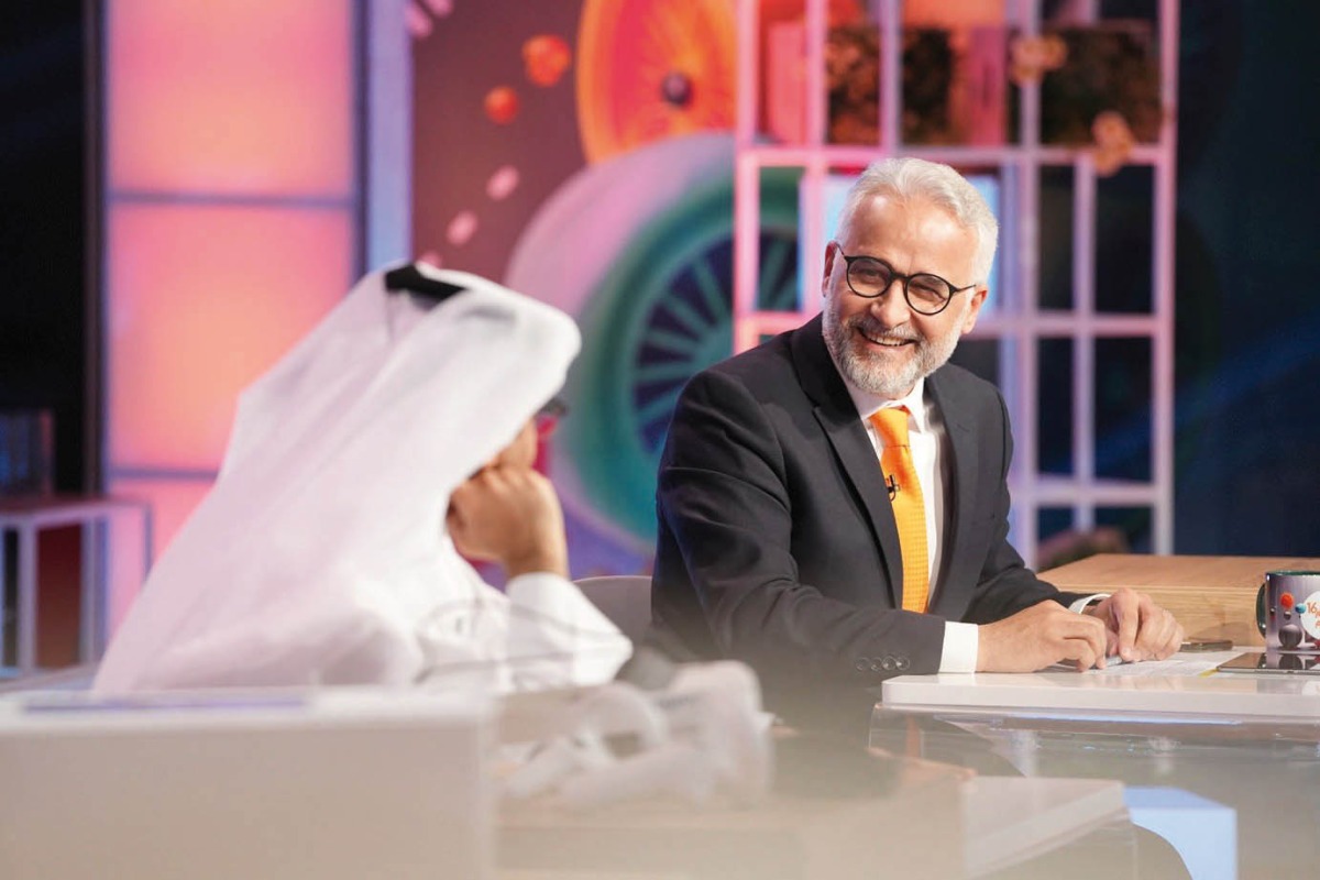 Professor Fouad Mrad engages in discussions with fellow jurors as they evaluate the contestants’ innovations and provide feedback.