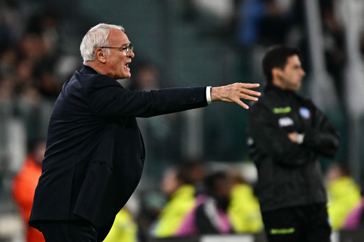 (FILES) Cagliari's Italian coach Claudio Ranieri reacts during the Italian Serie A football match between Juventus and Cagliari, at The Allianz Stadium, in Turin on November 11, 2023. Claudio Ranieri was appointed new coach of Italian Serie A football club AS Roma according to Italian media today on November 13, 2024. (Photo by GABRIEL BOUYS / AFP)