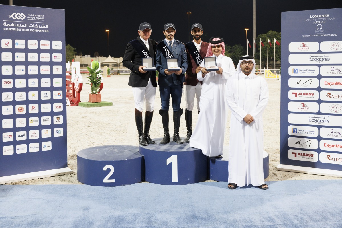 Director of the First Equestrian Team Fahd Al Ameri, presented the trophies to the podium finishers in Big Tour.