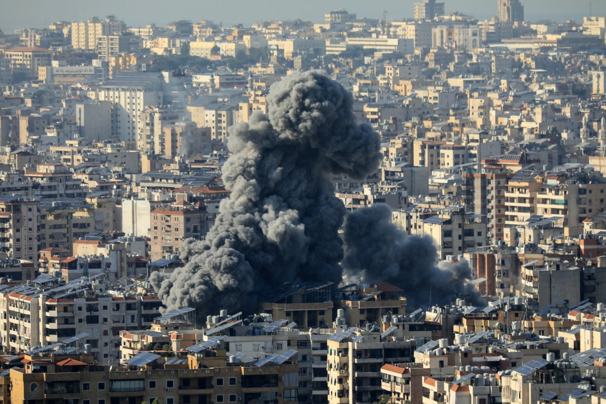 Heavy smoke rises during an Israeli airstrike that targeted Beirut's southern suburbs on November 23, 2024. Photo by AFP.