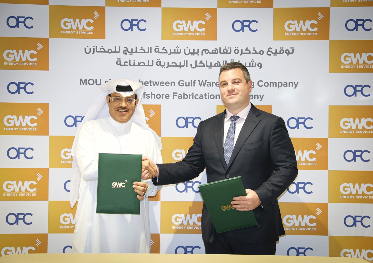 Deputy CEO of GWC, Matthew Kearns and CEO of OFC, Eng. Fahhad Alharbi during the signing of MoU.