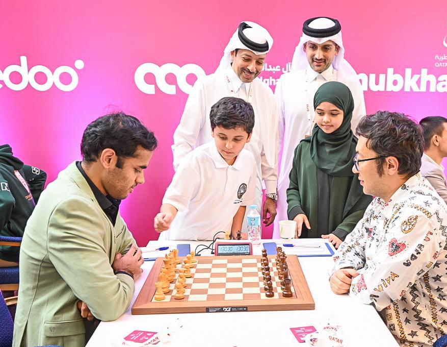 Qatar Chess Association President Mohammed Al Mudahka attends the ceremonial first move on Board 1 to start the match between India's Arjun Erigaisi and Kazakhstan’s Murtas Kazhgaleyev yesterday. 