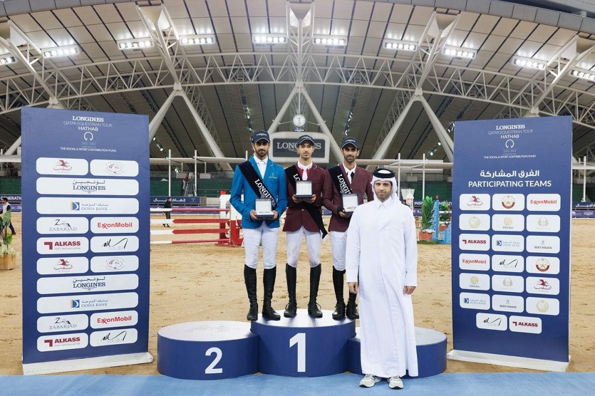 Hathab’s Organizing Committee Chairman Sheikh Ahmed bin Noah Al Thani presented trophies to the Medium Tour podium winners.
