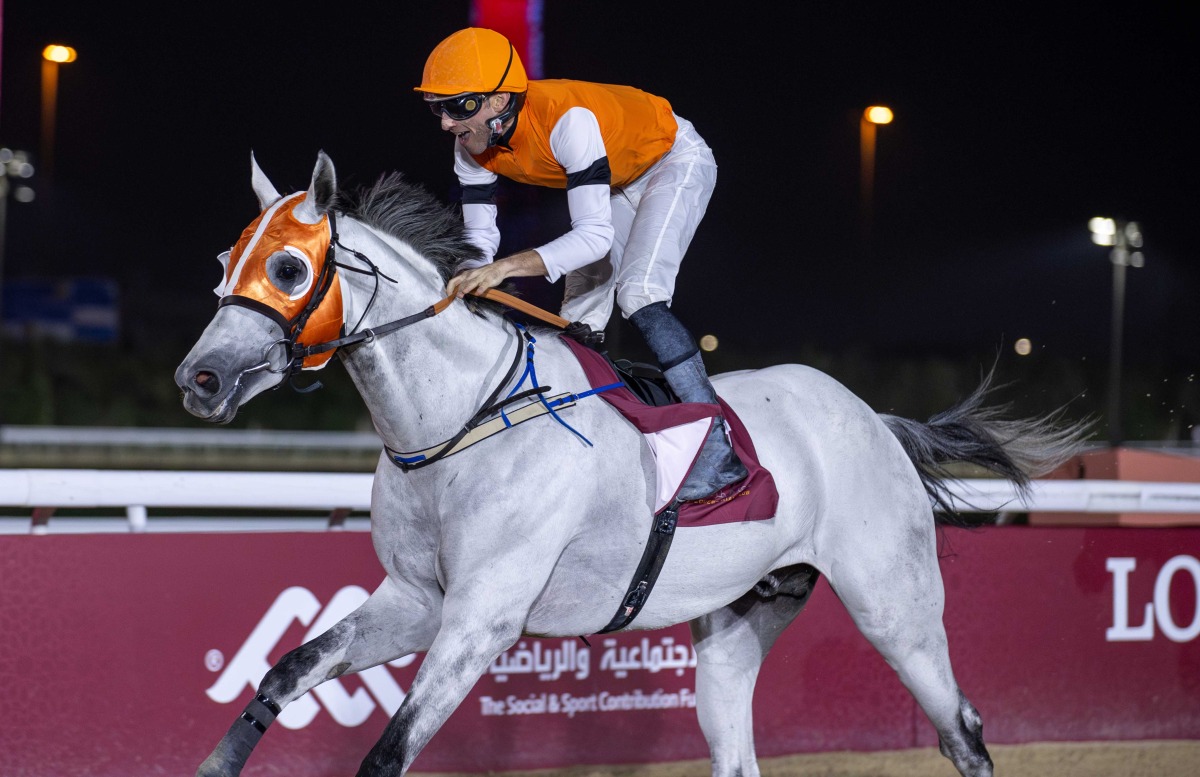 Pierre Charles Boudot guides Mutamarrid towards the finish line.