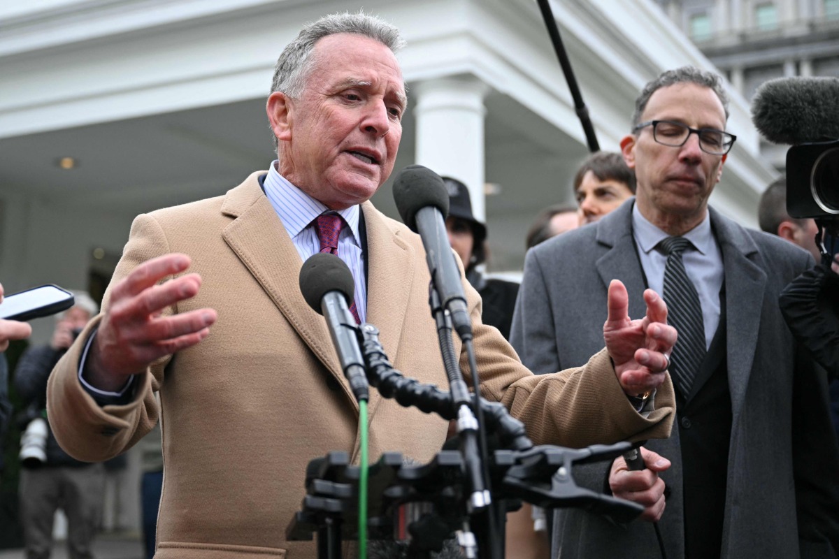 File: US Middle East envoy Steve Witkoff speaks to reporters outside the West Wing of the White House in Washington, DC on March 6, 2025. (Photo by Mandel Ngan / AFP)

